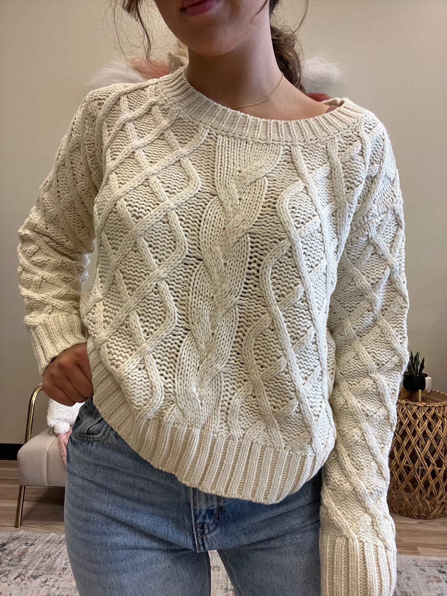  cable knit sweater