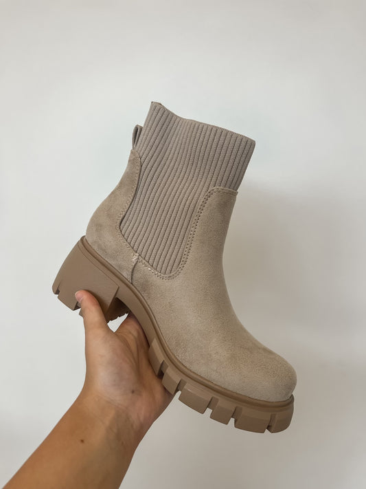 ZORDY CHELSEA BOOTS