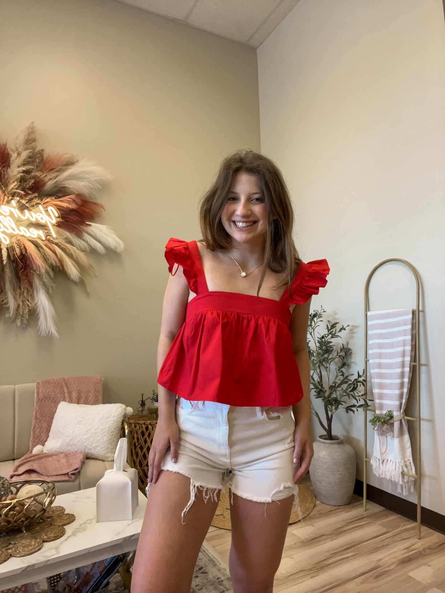 RUFFLE KISS CROPPED TOP