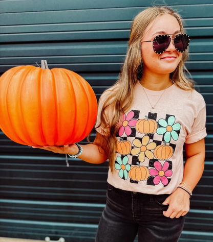 DAISY PUMPKIN PEACH GRAPHIC TEE