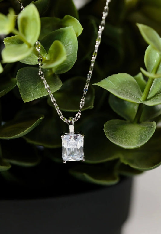 DIAMOND NECKLACE